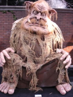 Giant troll